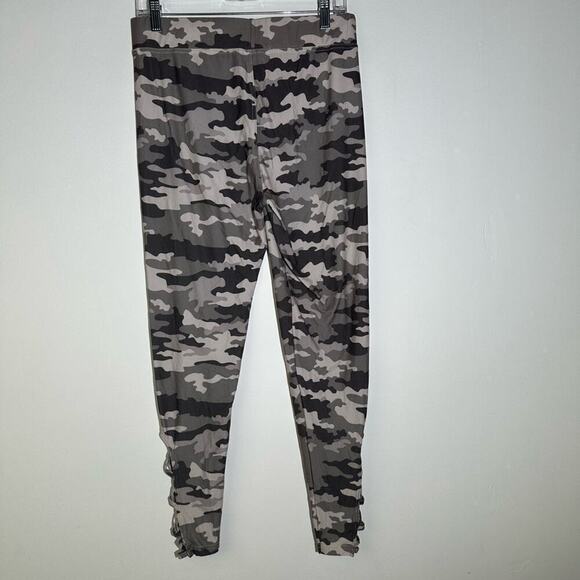 Simply Southern Camouflage Leggings - Picture 3 of 3